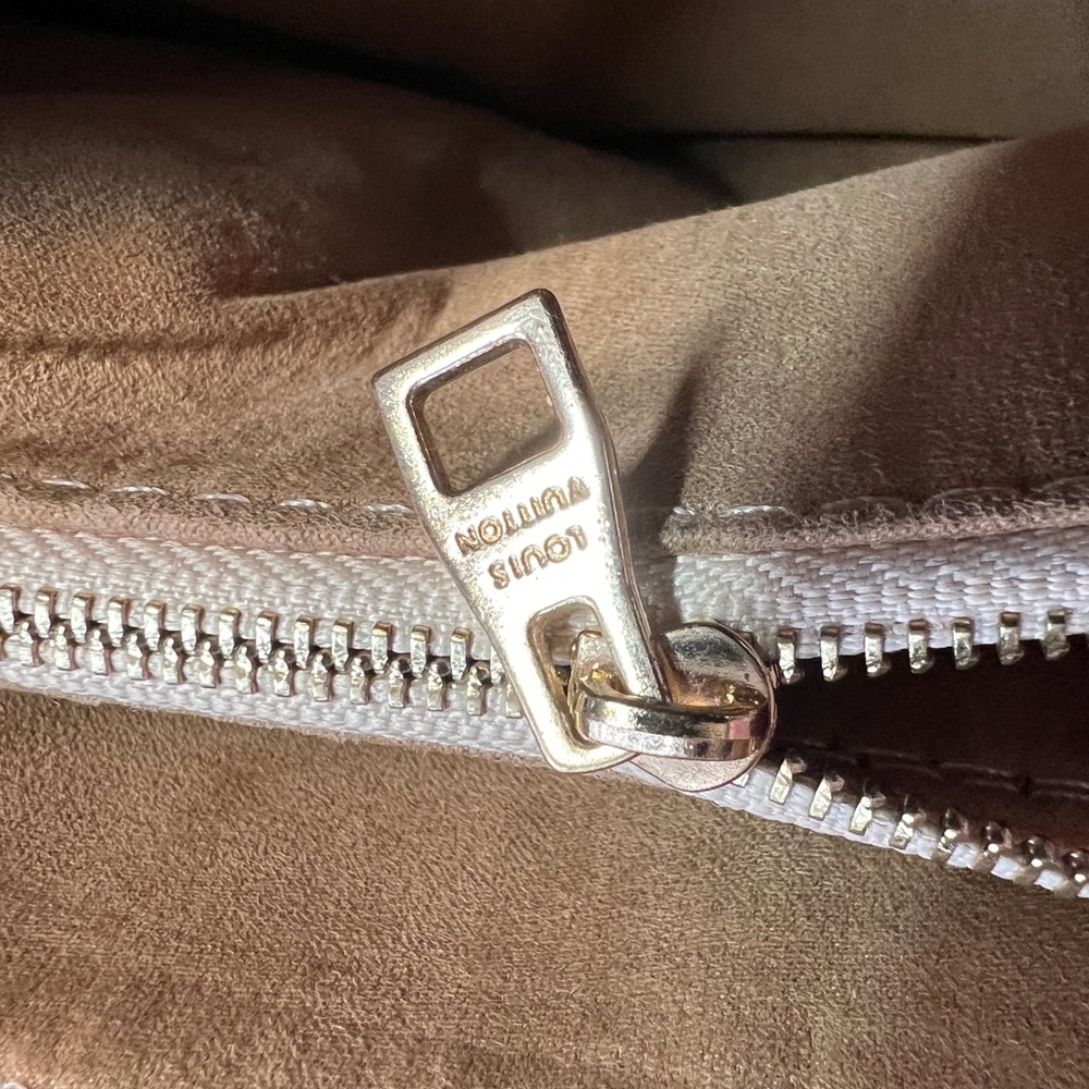 Louis Vuitton Coussin Bag - Picture 13 of 14